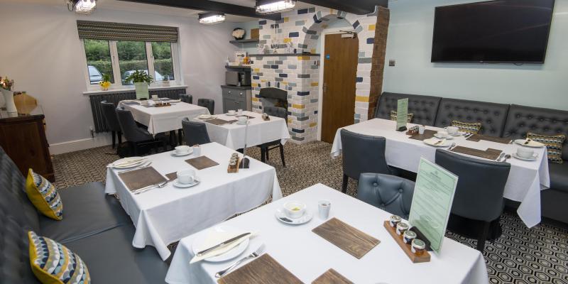 Bridleways Guest House &amp; Holiday Homes breakfast room