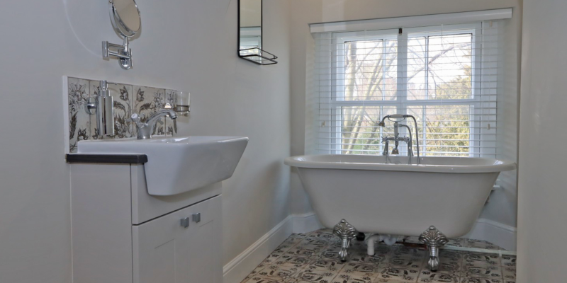 No. 31 Castle Gate bathroom