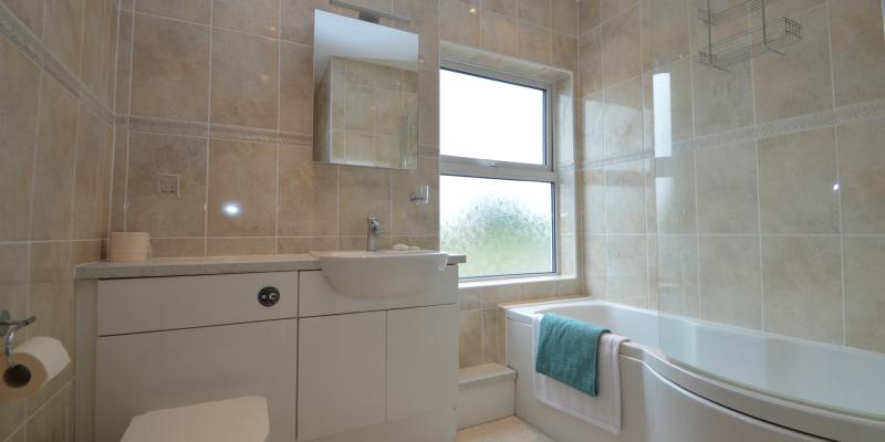 Lime House bathroom