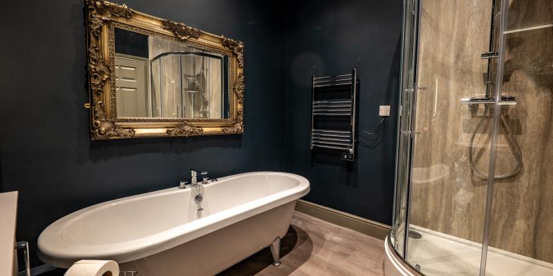 The Links Apartments bathroom