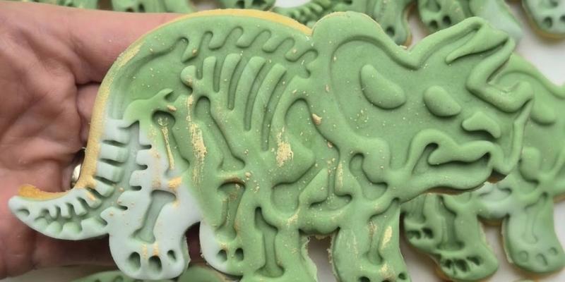 Lotties Bakery iced cookie