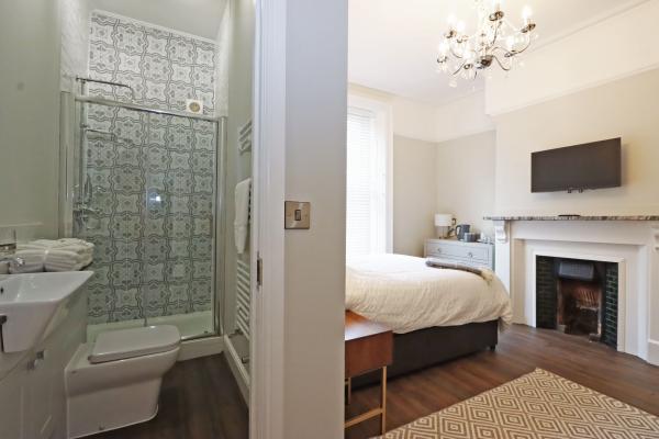 No. 31 Castle Gate bedroom