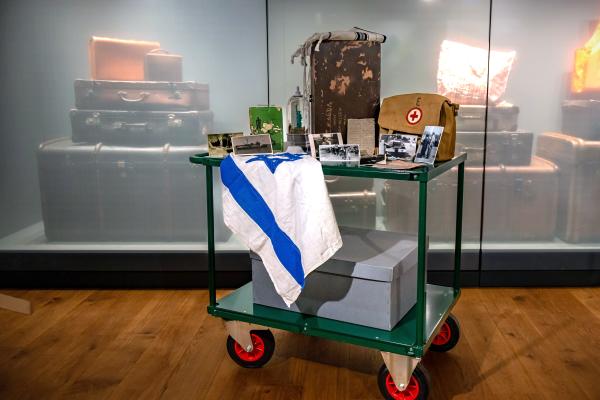 Handling Box Workshop - Experiencing Liberation
